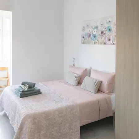 לינה וארוחת בוקר Privilege