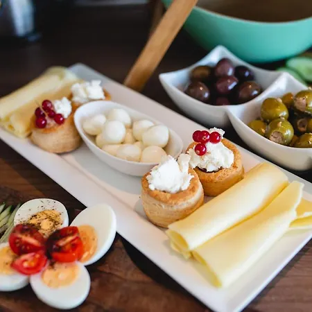 Privilege לינה וארוחת בוקר