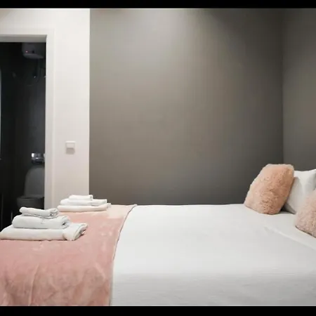 Privilege לינה וארוחת בוקר 3*